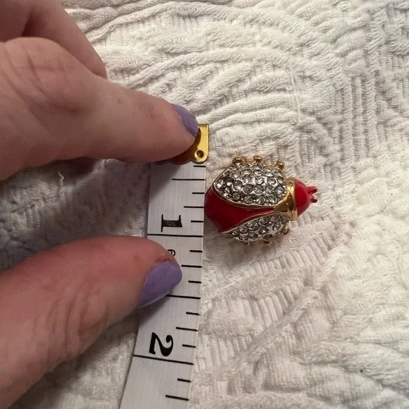 VINTAGE Van Doran ladybug brooch, red enamel and rhinestone, adorable! - Picture 4 of 4